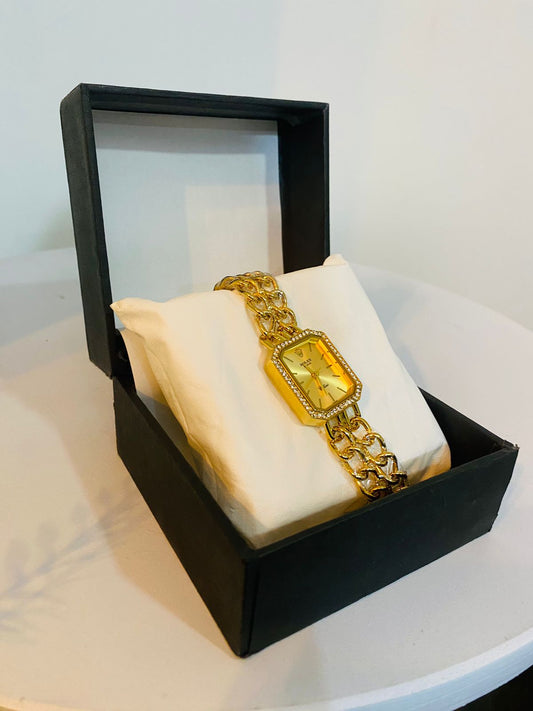 Closetsum Luxury Gold Wrist Watch Watch for Women | Waterproof Watch